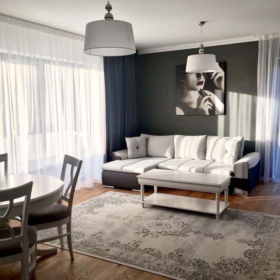 Flori De Iulie Apartamente Braşov Extérieur photo