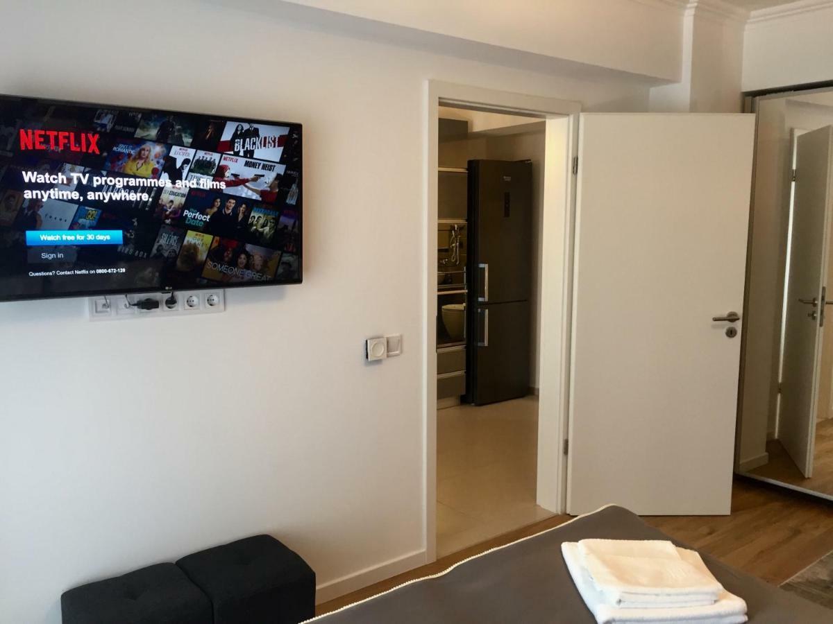 Flori De Iulie Apartamente Braşov Extérieur photo